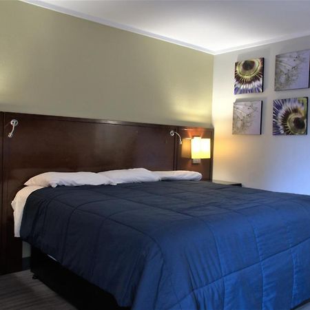 دافني Eastern Shore Motel المظهر الخارجي الصورة