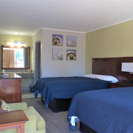 دافني Eastern Shore Motel المظهر الخارجي الصورة