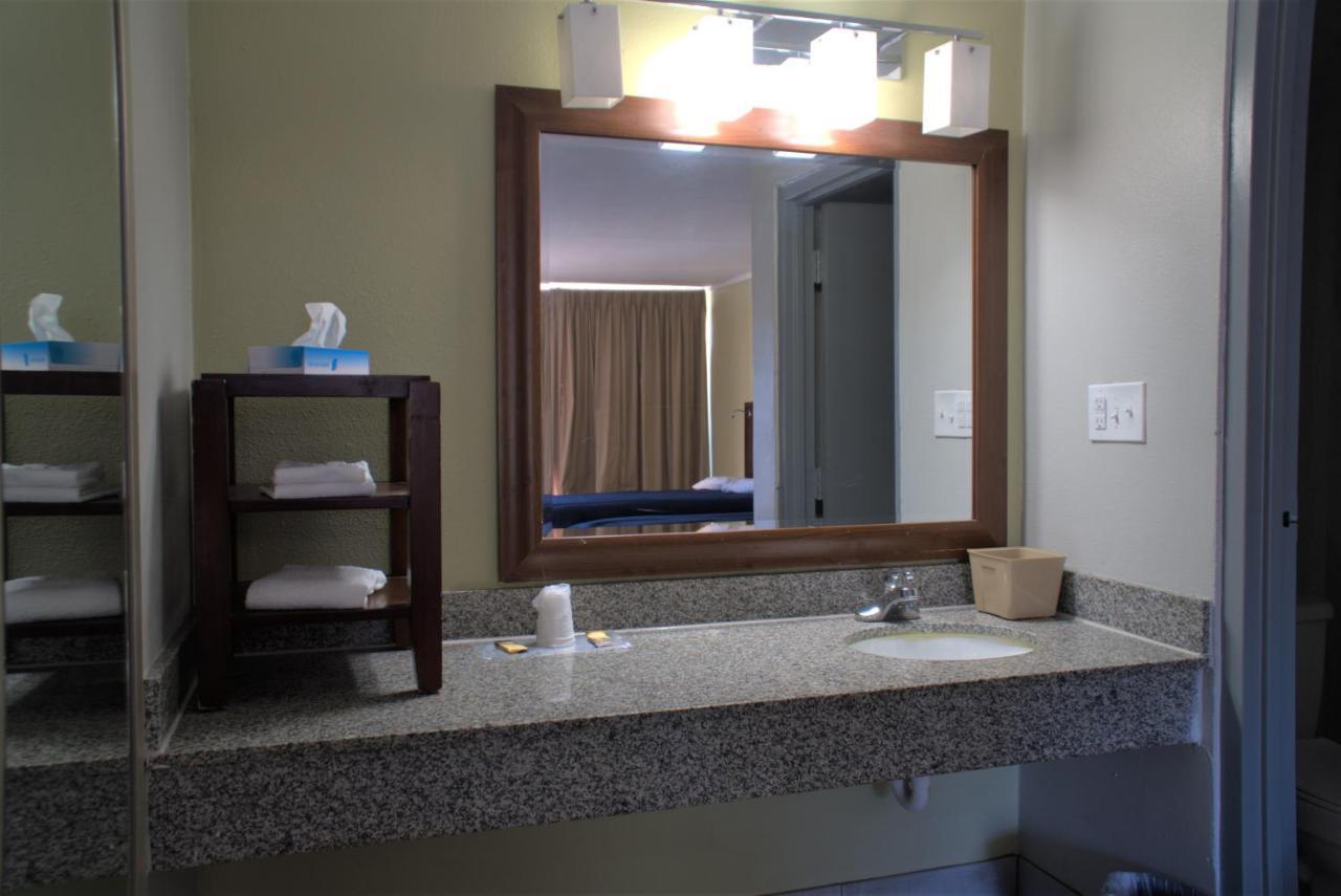 دافني Eastern Shore Motel المظهر الخارجي الصورة
